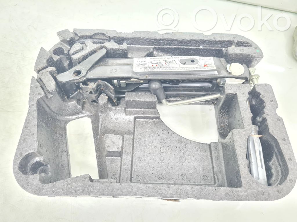 Mini One - Cooper Coupe R56 Lift Jack 