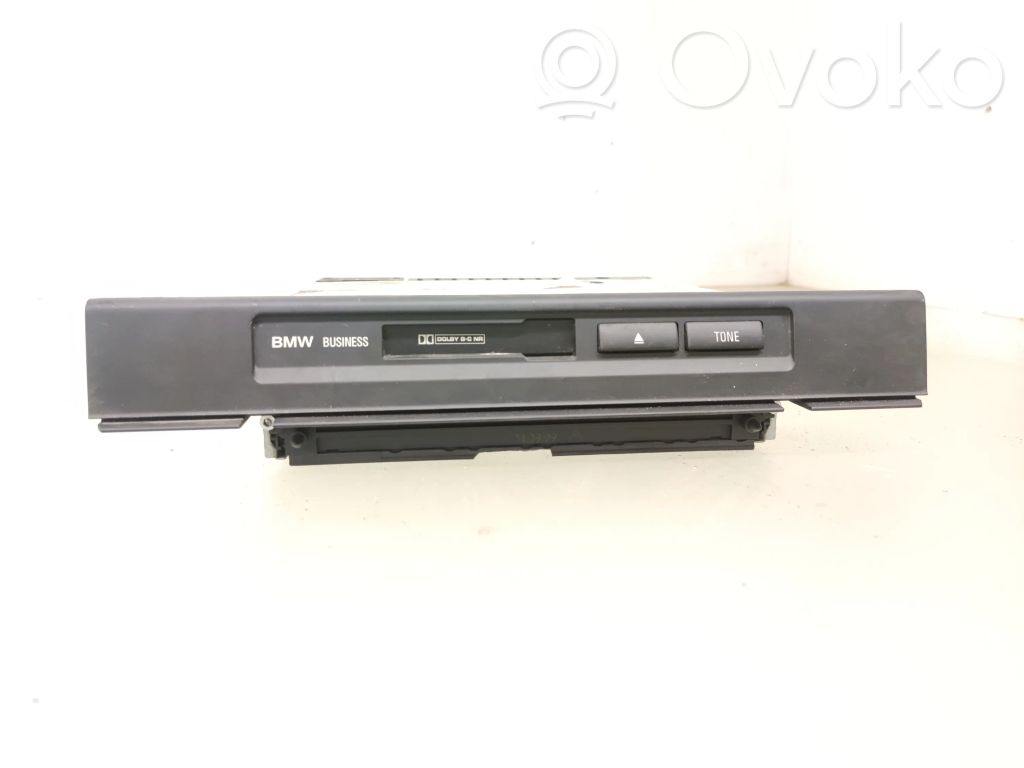 Radio / CD-Player / DVD-Player / Navigation