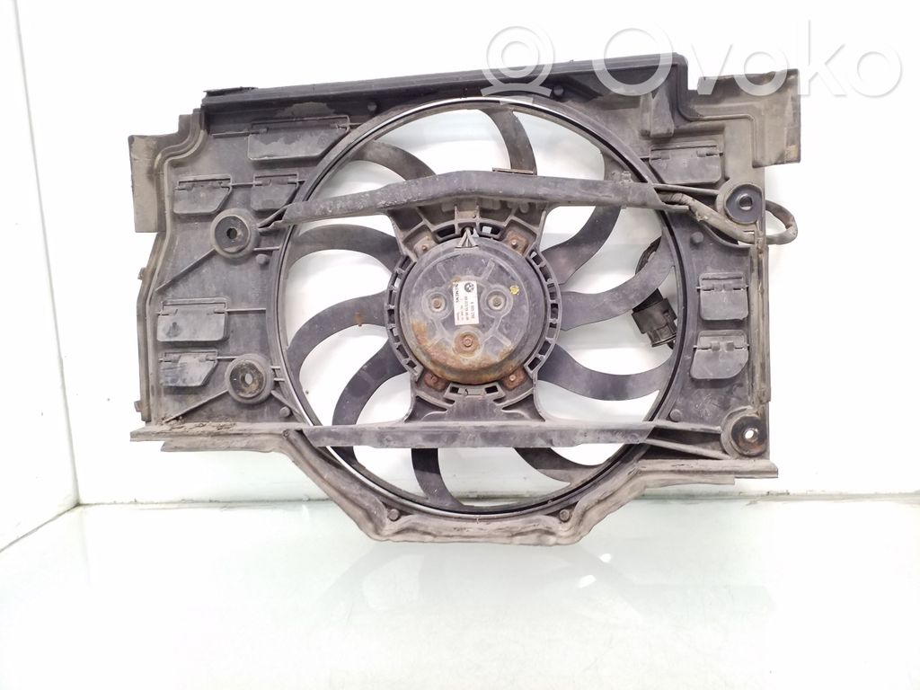 BMW 5 E39 Elektrisks radiatoru ventilators 