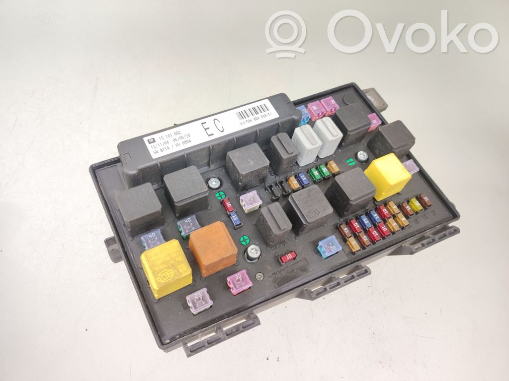 Opel Astra H Drošinātāju bloks 