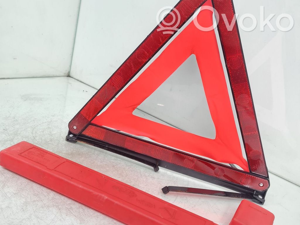 Emergency warning sign   RT088,27R033909