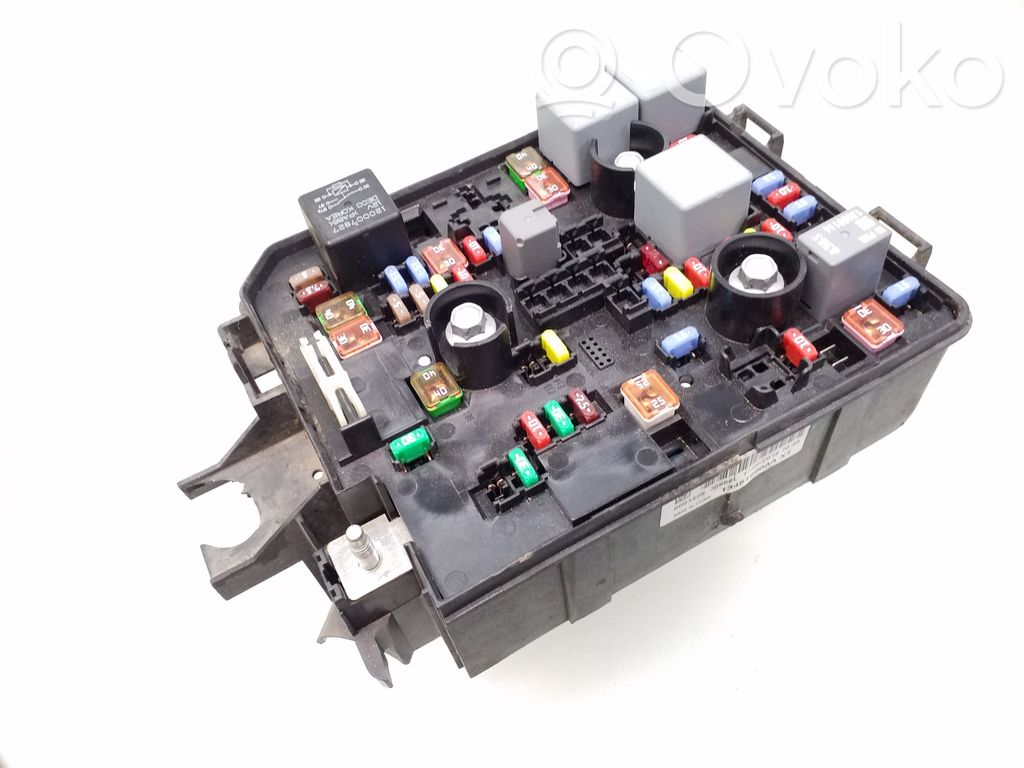 Opel Corsa E Fuse module 