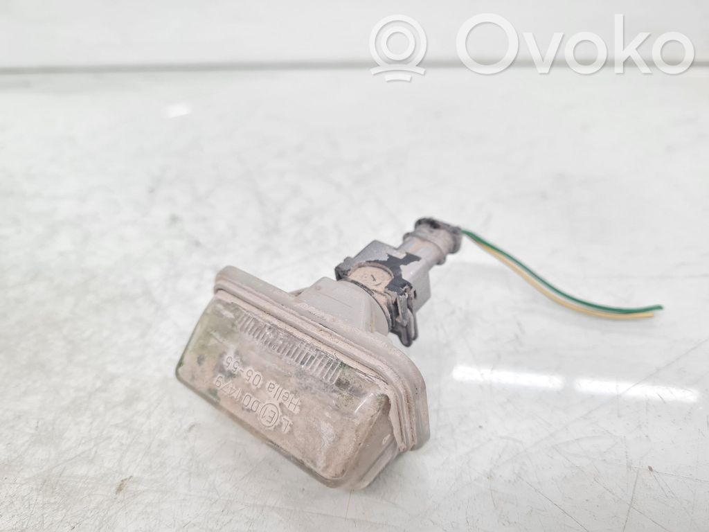 Toyota Avensis T250 Lampa oświetlenia tylnej tablicy rejestracyjnej 