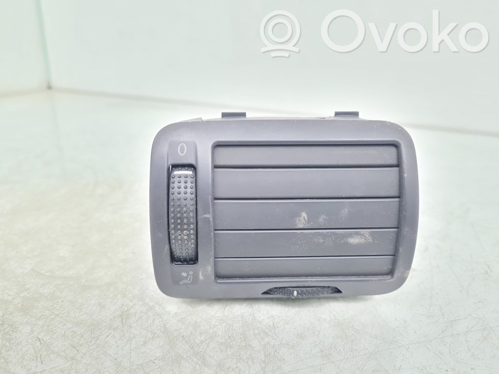 Volkswagen PASSAT B5.5 Grilă ventilație/ramă laterală bord 
