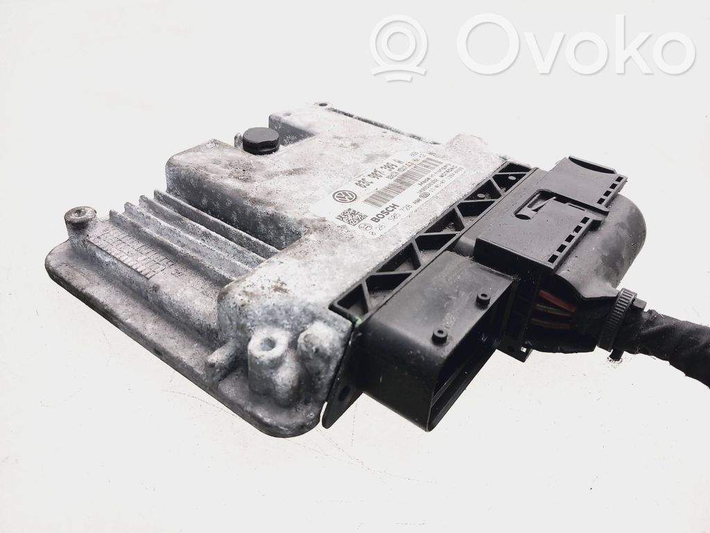 Volkswagen Golf VI Engine control unit/module 