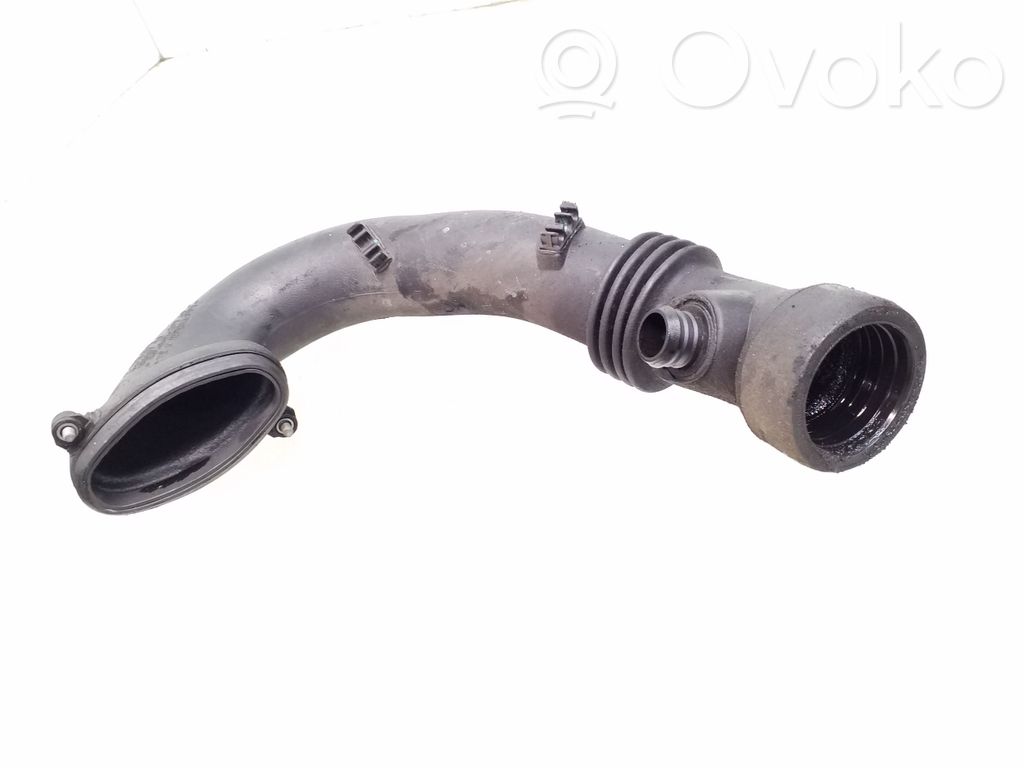 Turboahtimen ilmanoton letku   7786013