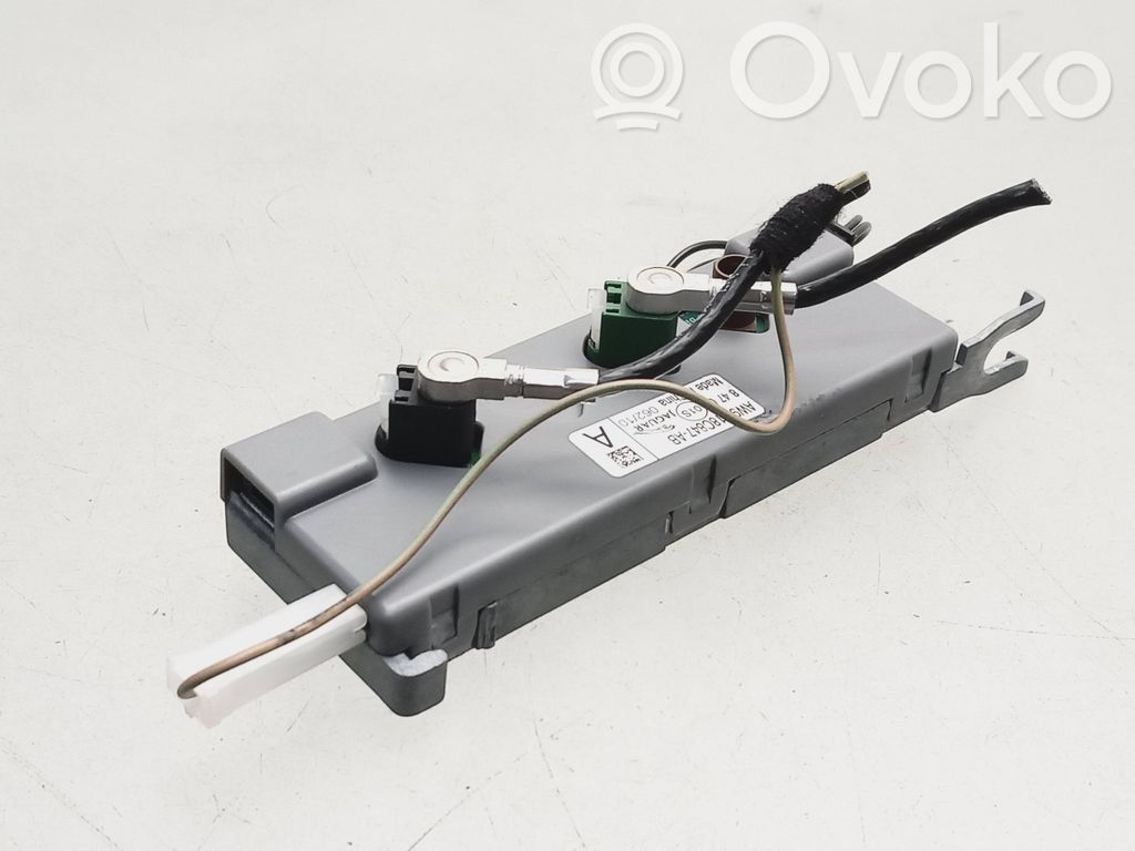 Jaguar XJ X351 Amplificator antenă aeriană 