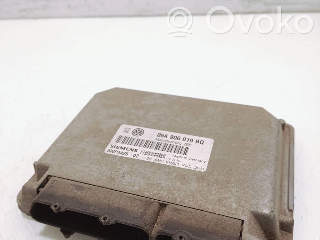 Volkswagen Golf IV Engine control unit/module 