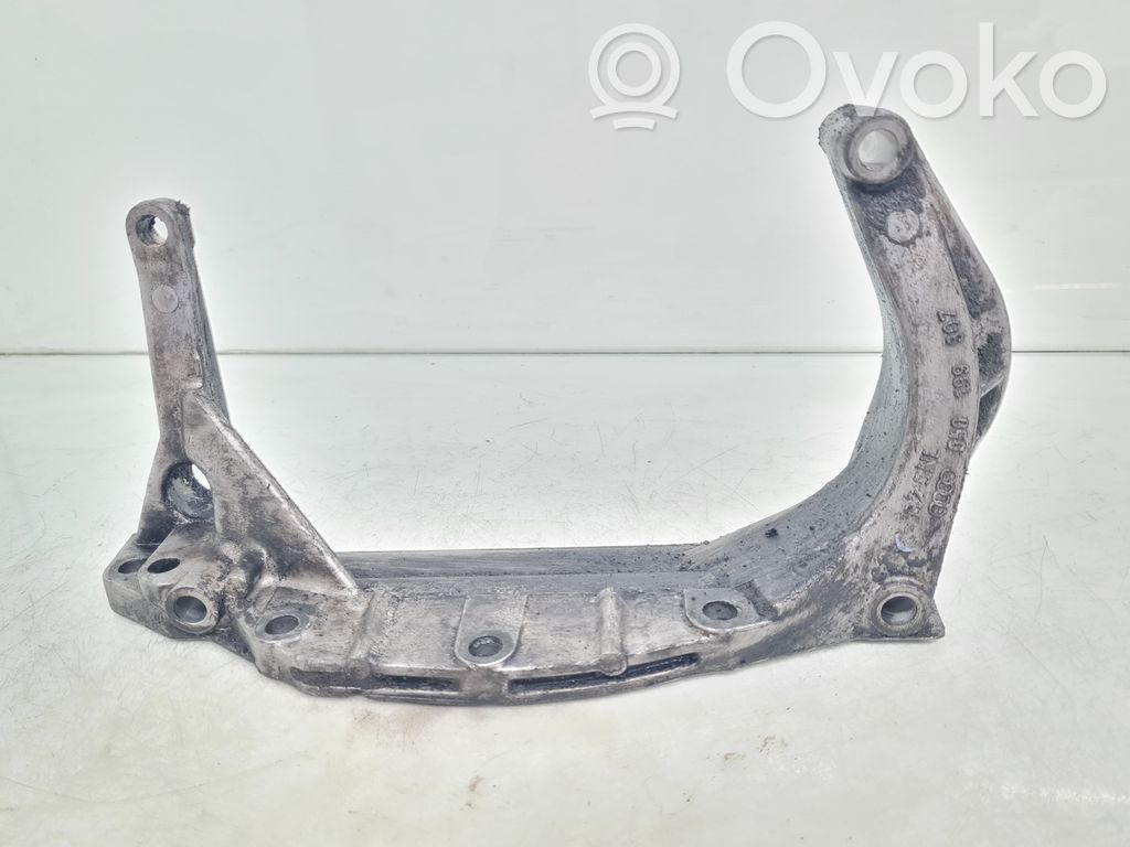 Volkswagen PASSAT B5 Engine mounting bracket 