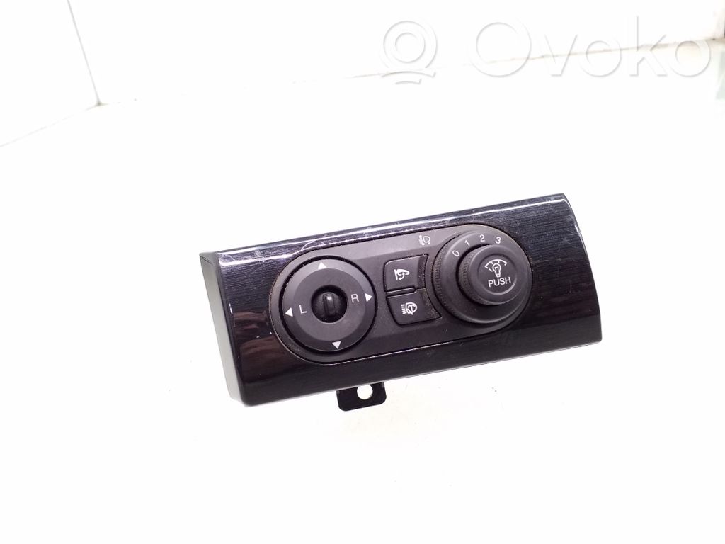 Chevrolet Captiva Wing mirror switch 