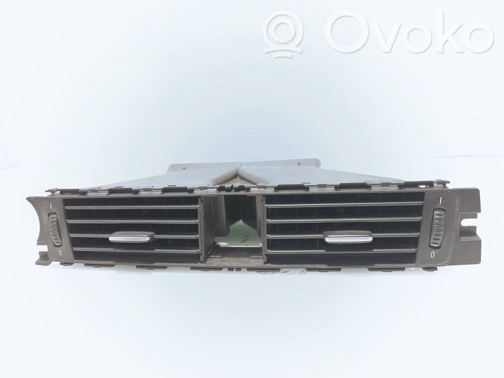 Grille d'aération centrale   6924082,14482110
