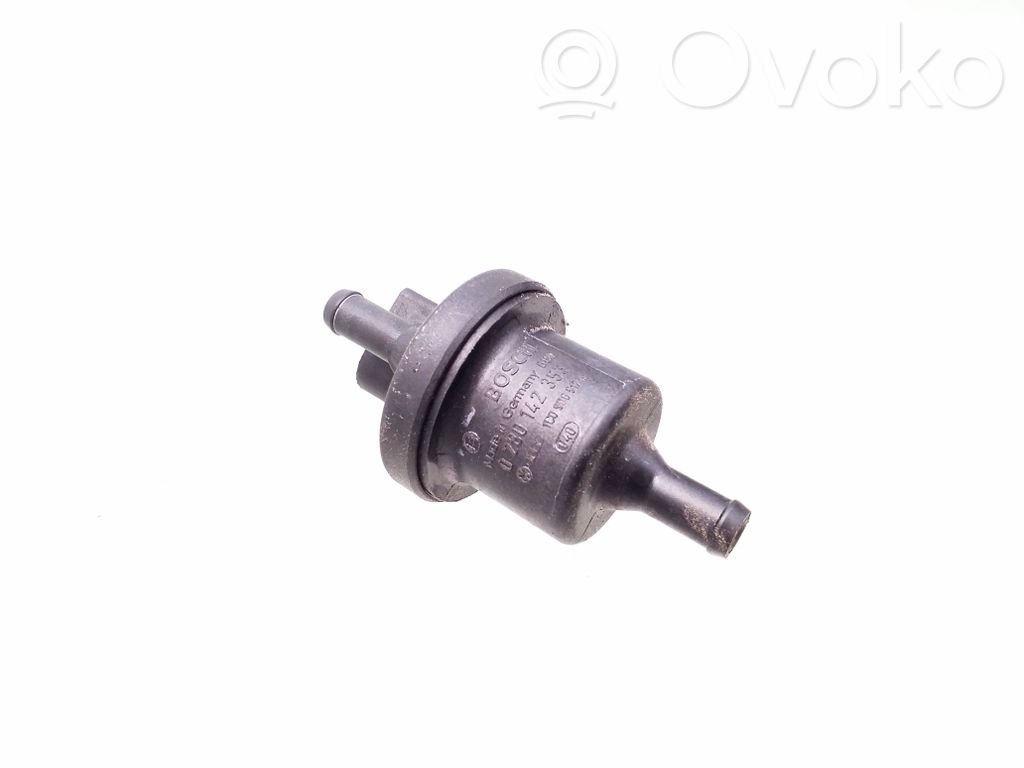 Audi A4 S4 B6 8E 8H Zawór podciśnienia 