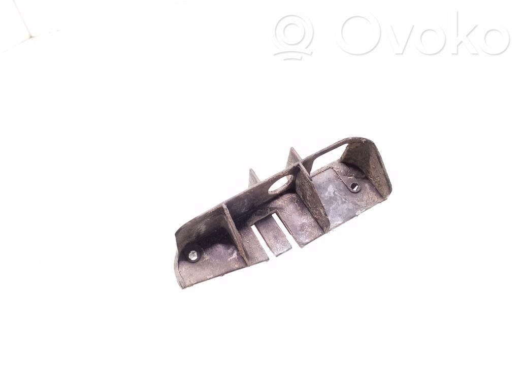 Mercedes-Benz ML W164 Support de montage d'aile