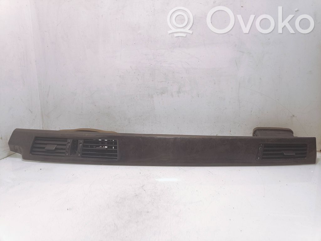 BMW 5 E60 E61 Centrālais gaisa ventilācijas režģis 