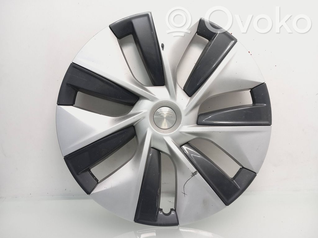 Tesla Model Y R20 wheel hub/cap/trim 