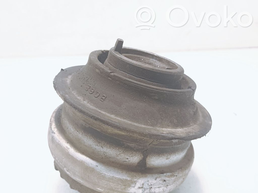 Mercedes-Benz E W211 Engine mount bracket 