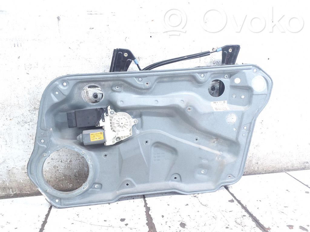 Volkswagen Golf IV Macara ușă față cu motor 