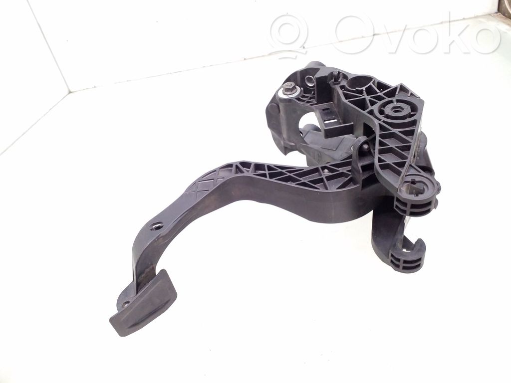 Pedal de embrague   AY117B633HD,AY117B633HD