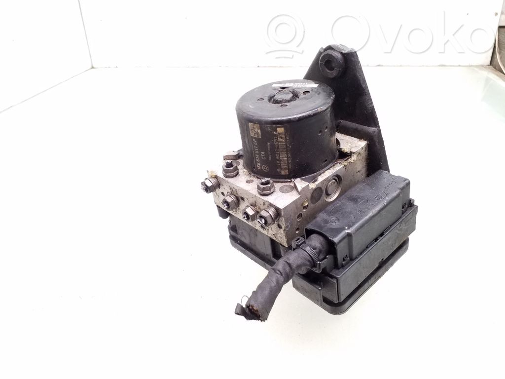 Volkswagen Golf VI Bomba de ABS 