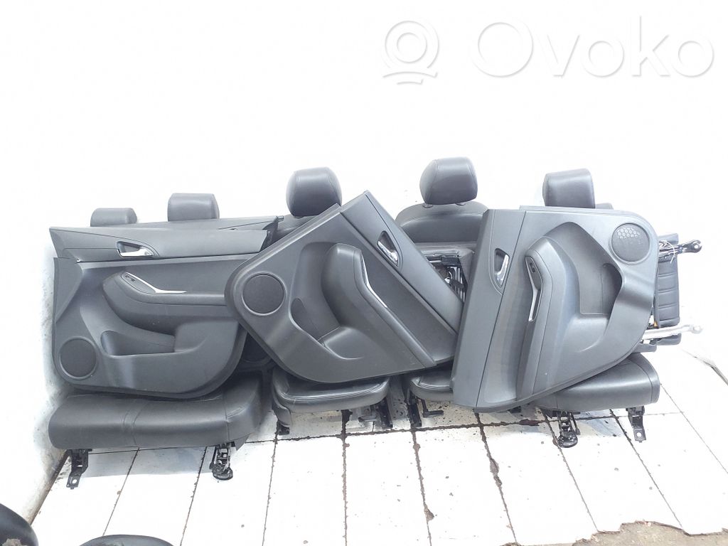 Chevrolet Orlando Tapicerka / Komplet 