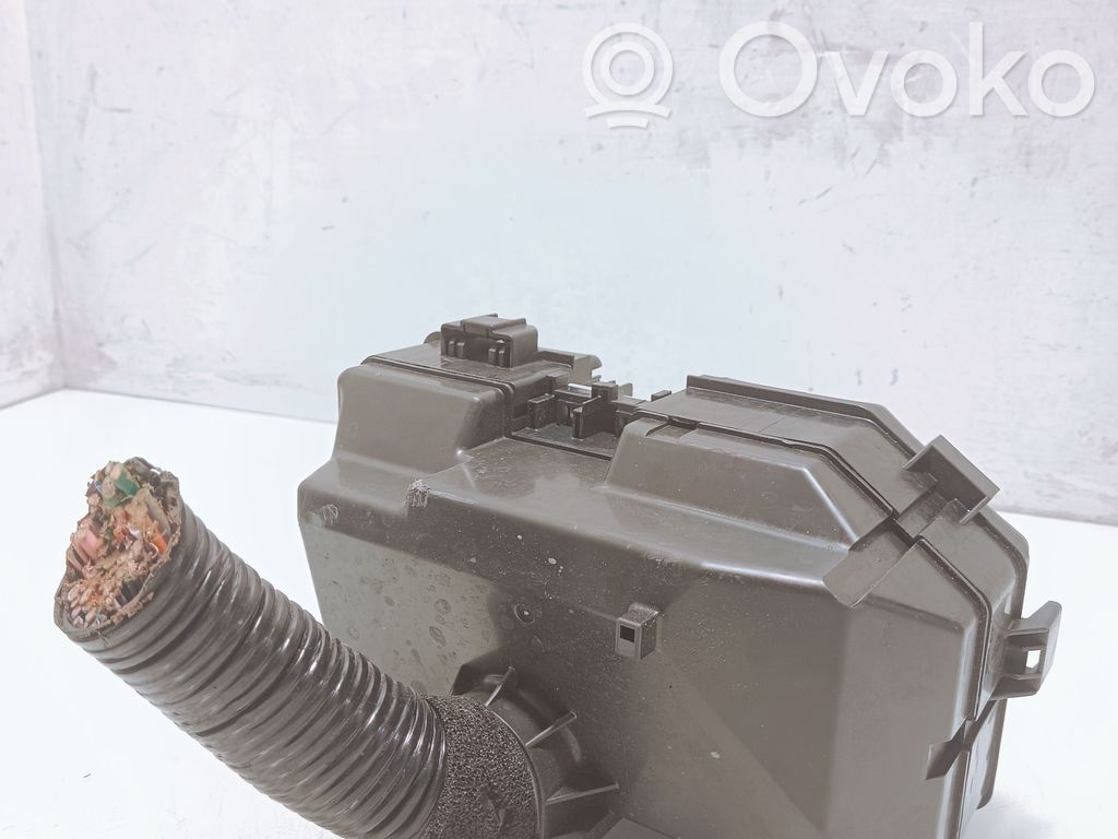 Ramka / Moduł bezpieczników   T1TE010,230R2038CB