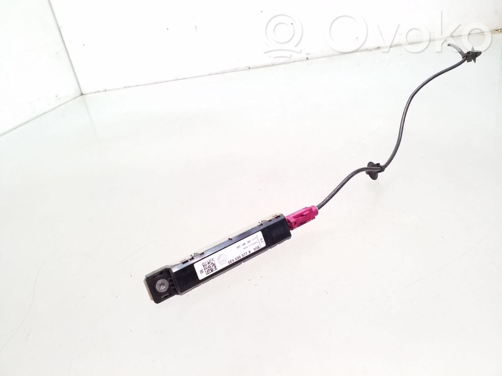 Pystyantennivahvistin   5E9035577A