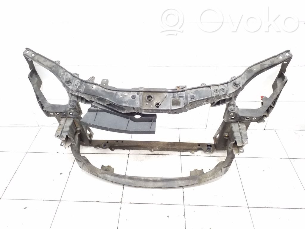Opel Corsa D Pas przedni 
