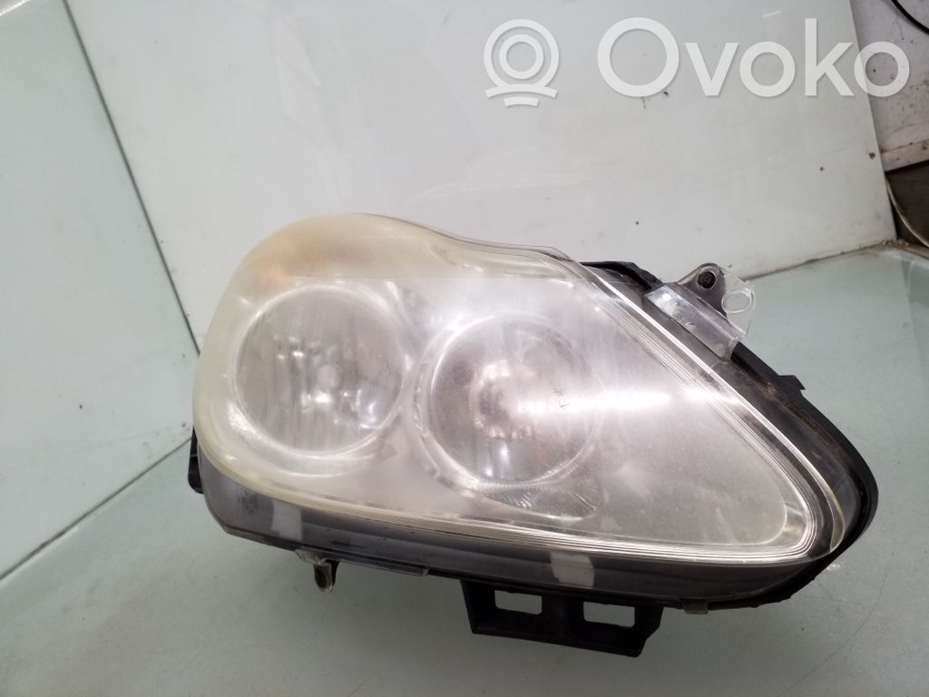 Opel Corsa D Priekinis žibintas 