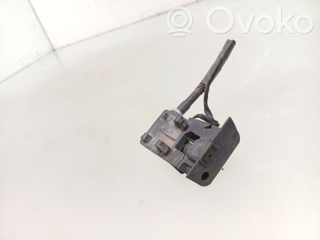 BMW X5 E70 Windshield washer spray nozzle 