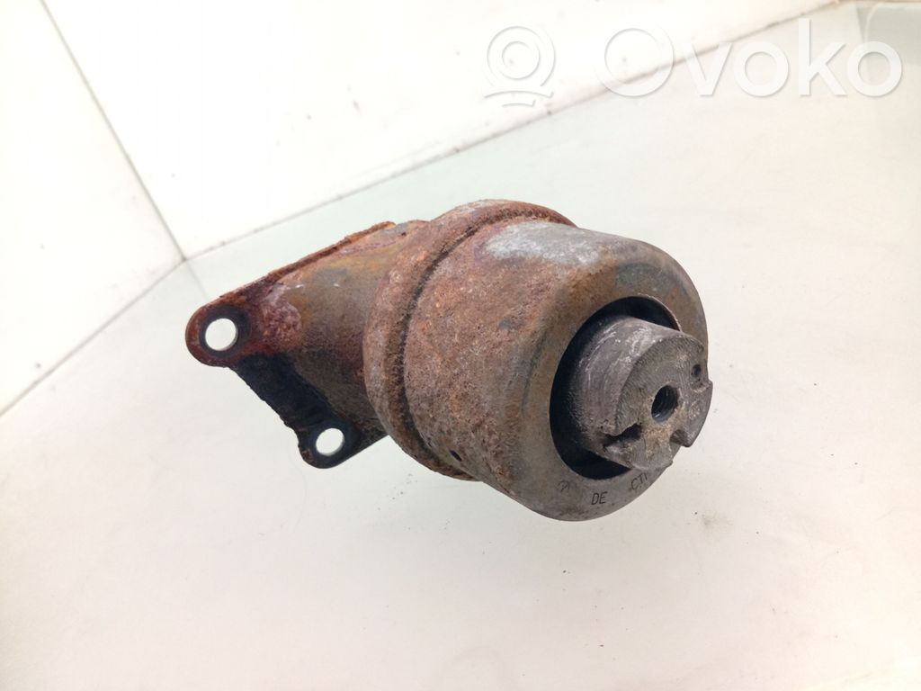 Volkswagen Transporter - Caravelle T5 Engine mount bracket 