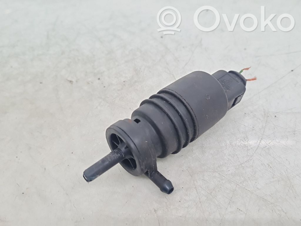 Audi A6 S6 C5 4B Pompe de lave-glace de pare-brise 