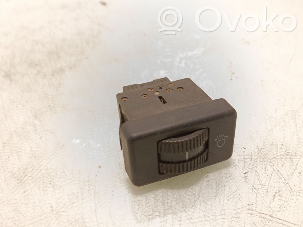 Bouton commande réglage hauteur de phares   701941333