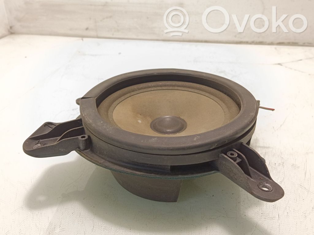 Volvo V70 Etuoven kaiutin 