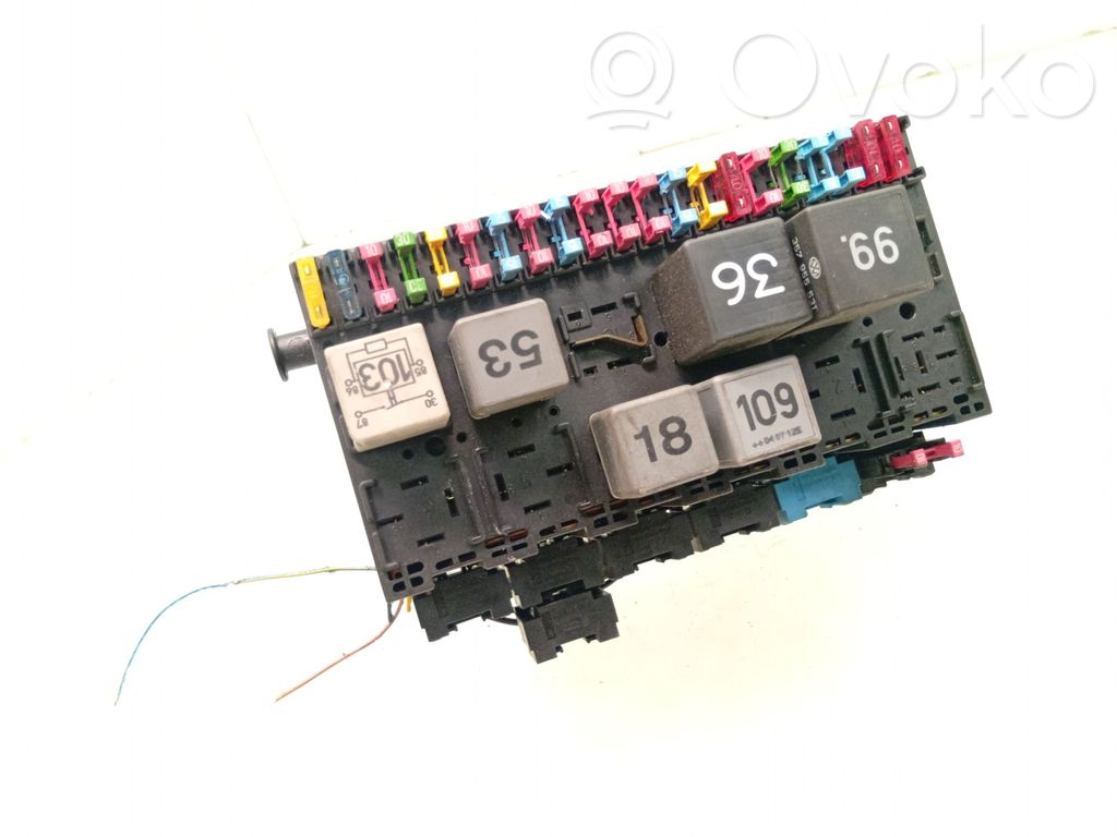 Volkswagen PASSAT B4 Modul siguranțe 