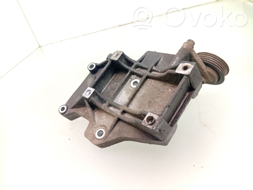 Audi A4 S4 B5 8D Engine mounting bracket 