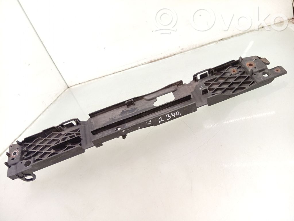 Toyota Auris 150 Soporte del parachoques delantero