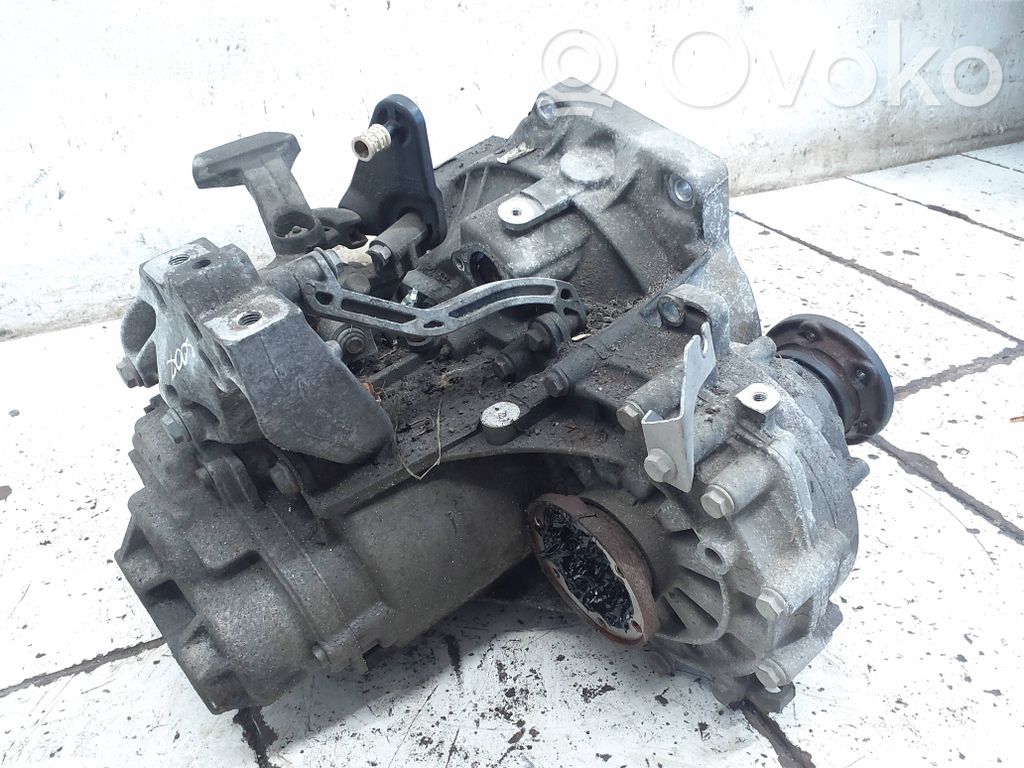 Volkswagen PASSAT B7 Cutie viteze manuală cu 6 trepte 