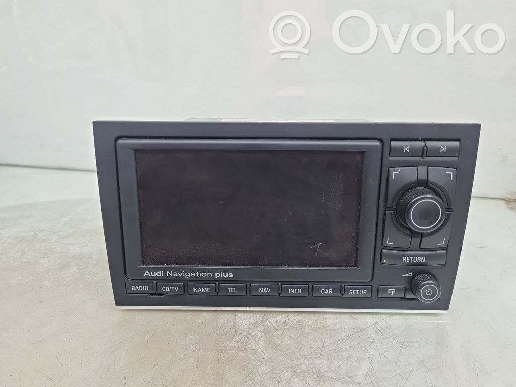 Audi A4 S4 B7 8E 8H Panel / Radioodtwarzacz CD/DVD/GPS 