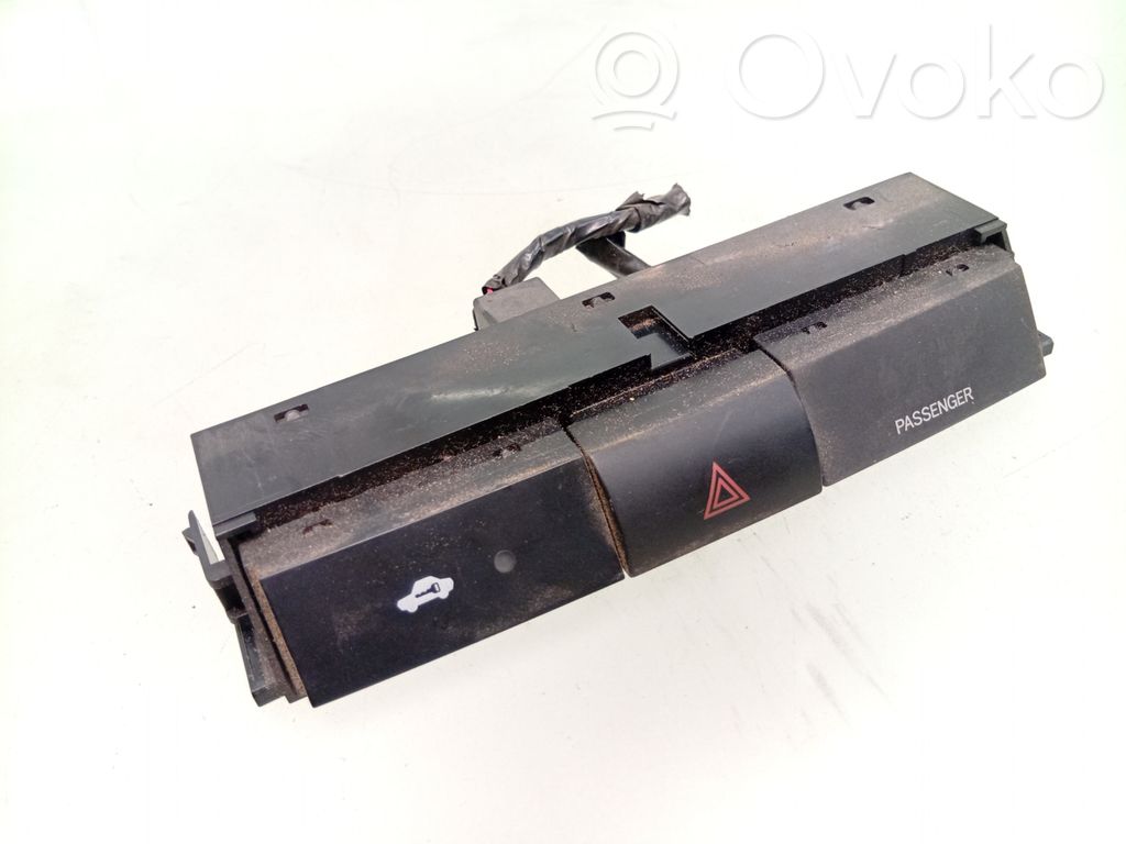 Toyota Corolla Verso AR10 Botón interruptor de luz de peligro 