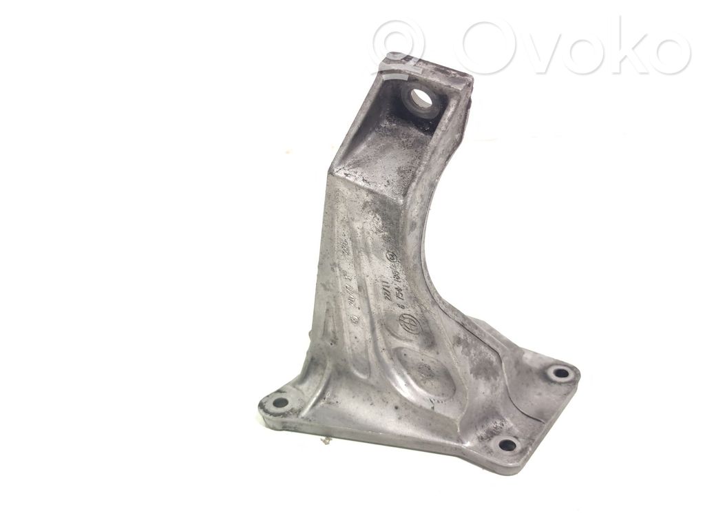 BMW 3 E46 Engine mounting bracket 