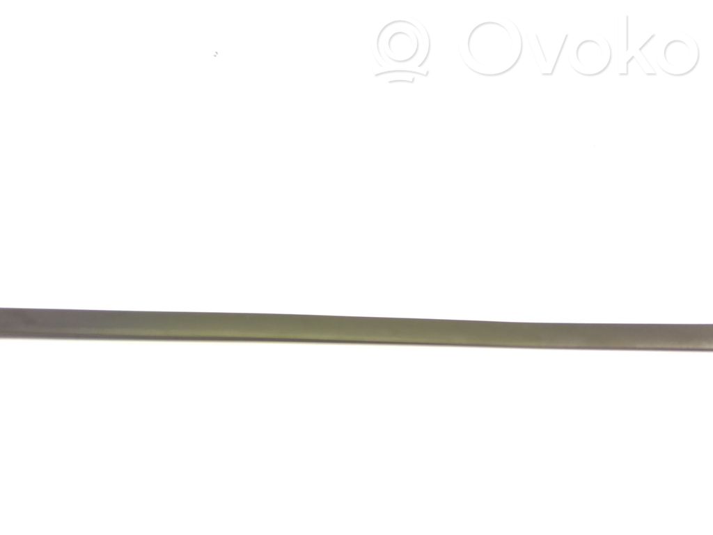 BMW 3 E46 Takaoven lista (muoto) 