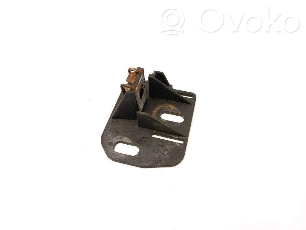 BMW 3 E90 E91 Fender mounting bracket 