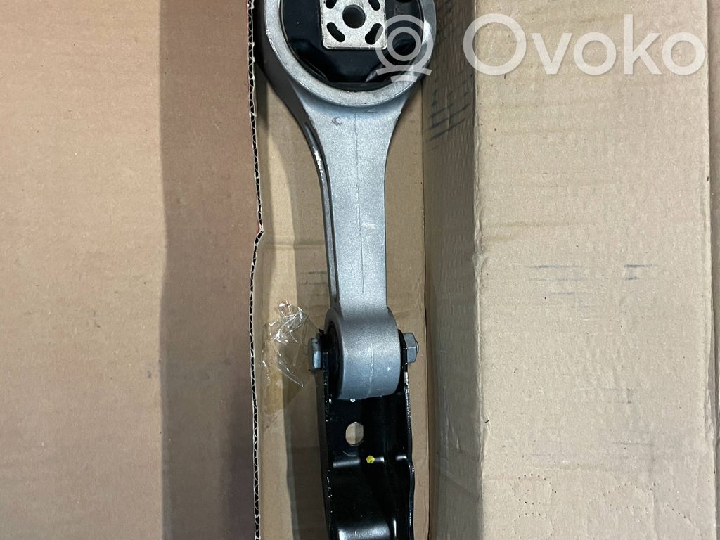 Skoda Rapid (NH) Engine mount bracket 