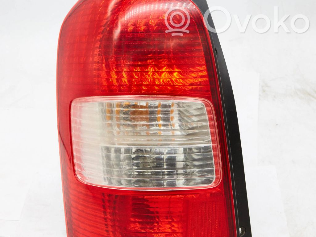 Mazda MPV II LW Rear/tail lights 