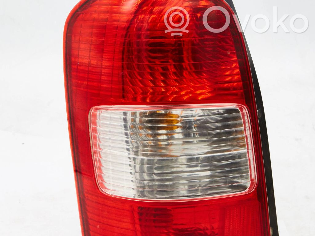 Mazda MPV II LW Rear/tail lights 