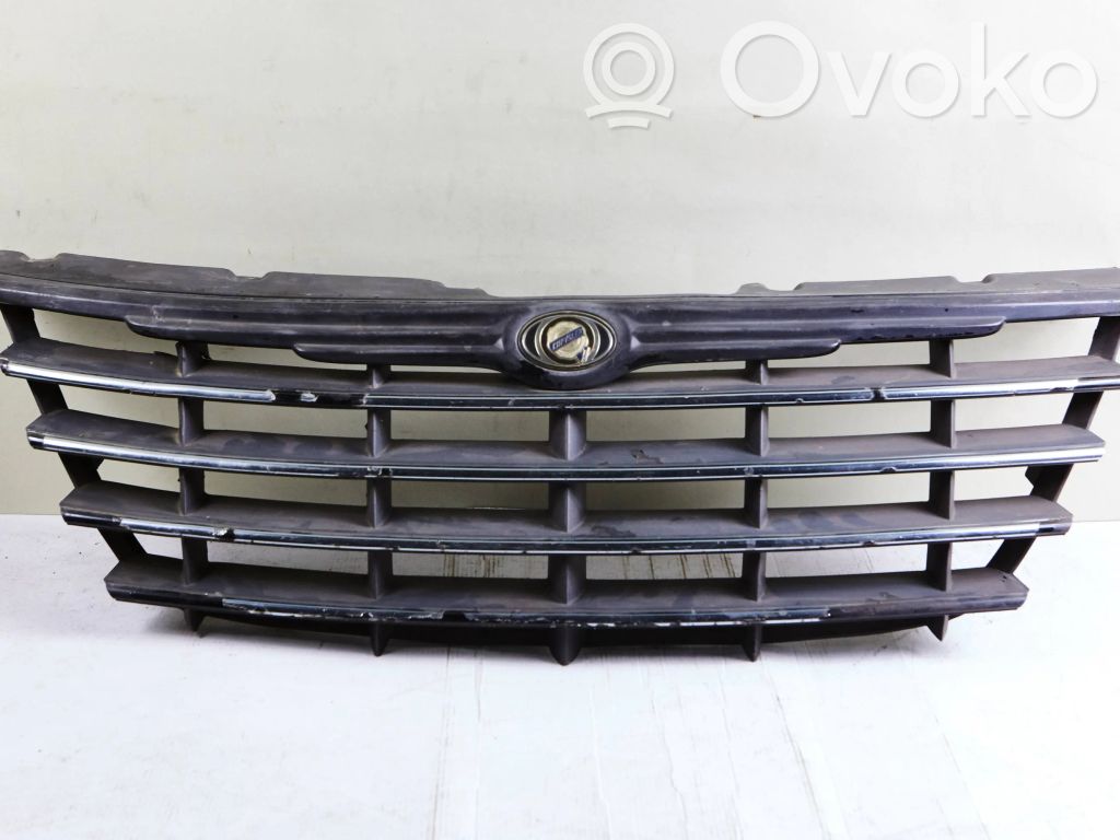 Chrysler Voyager Rejilla superior del radiador del parachoques delantero 