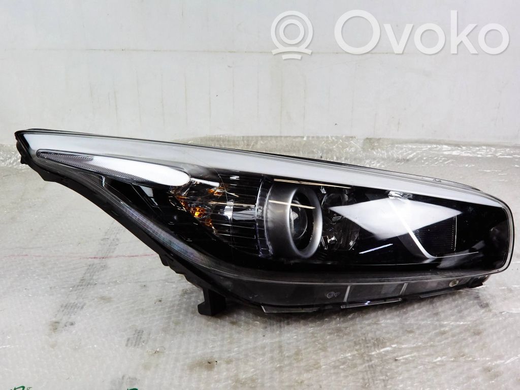 KIA Ceed Headlight/headlamp 