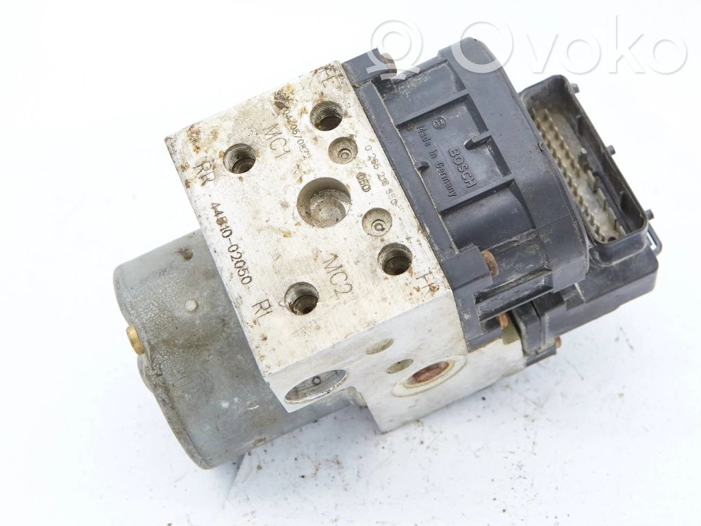 Toyota Avensis T220 ABS Pump 