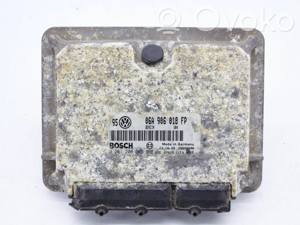 Volkswagen Golf IV Engine control unit/module 