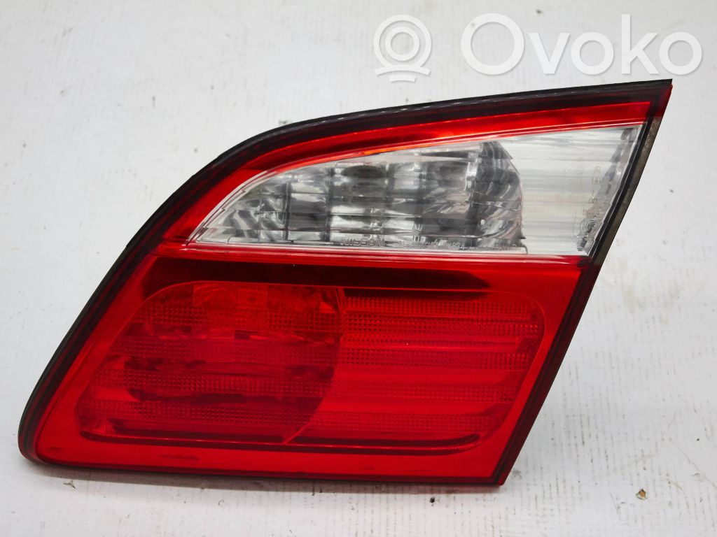 Nissan Maxima Takaluukun takavalot 